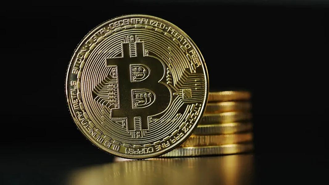 BTC/USD: Bitcoin Jumps to Record $125,000 Despite Govt Shutdown.